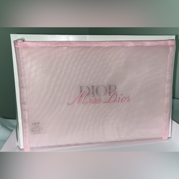 New/authentic Dior mesh pouch/cosmetic bag - Picture 2 of 6